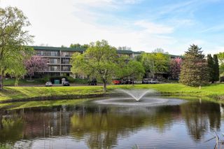 10401 Cedar Lake Road 405, Hopkins, MN 55305