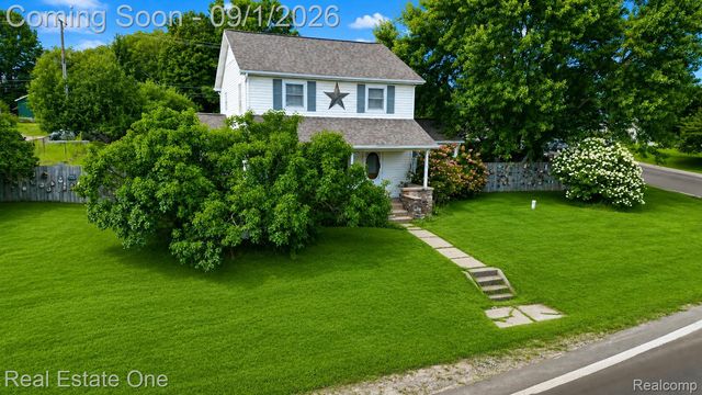 206 Broadway, Springfield Charter Township, MI 48350