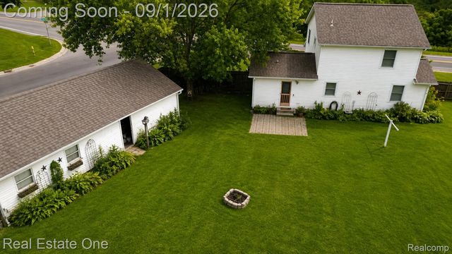 206 Broadway, Springfield Charter Township, MI 48350