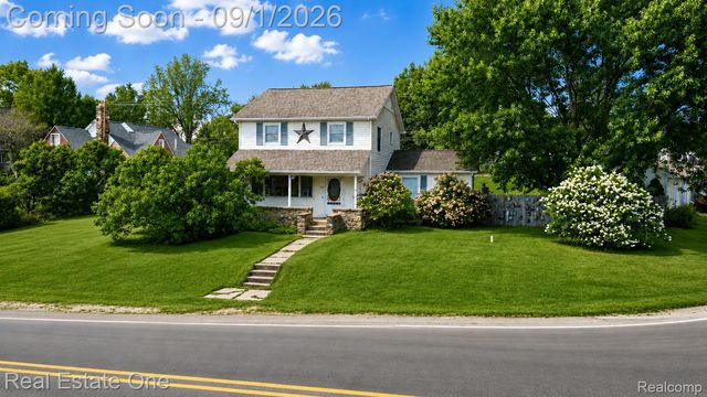 206 Broadway, Springfield Charter Township, MI 48350