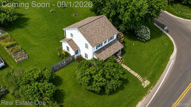 206 Broadway, Springfield Charter Township, MI 48350
