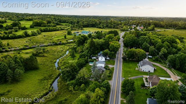206 Broadway, Springfield Charter Township, MI 48350