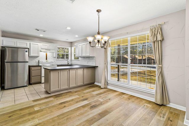 195 Oak Valley, Livingston, TX 77351