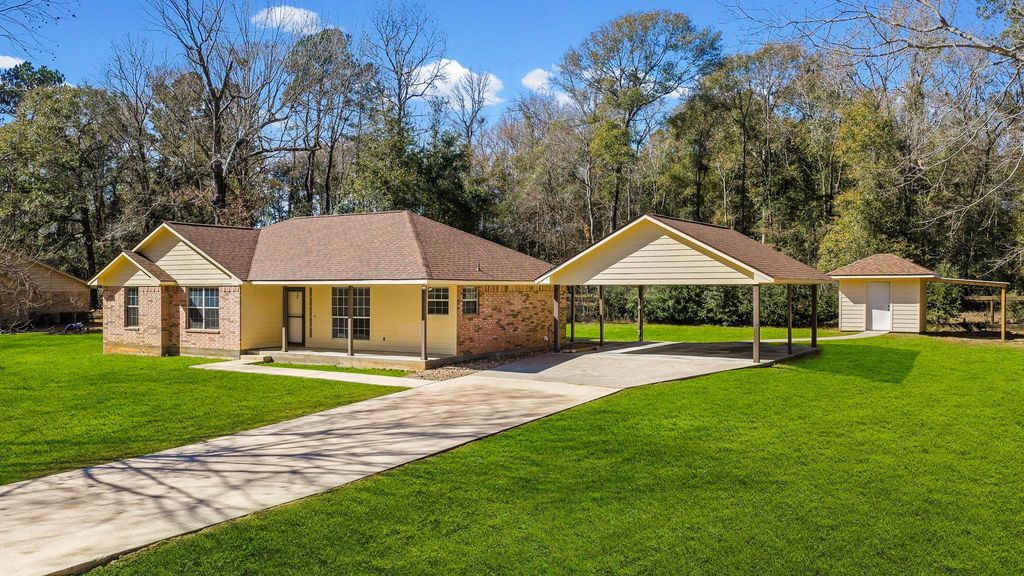 195 Oak Valley, Livingston, TX 77351