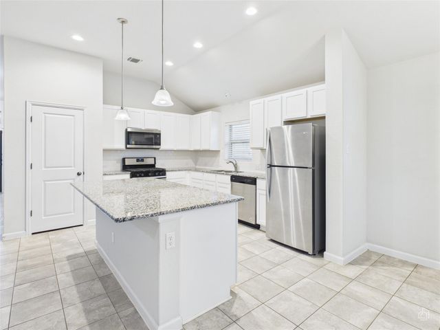 221 Bridgestone WAY, Buda, TX 78610