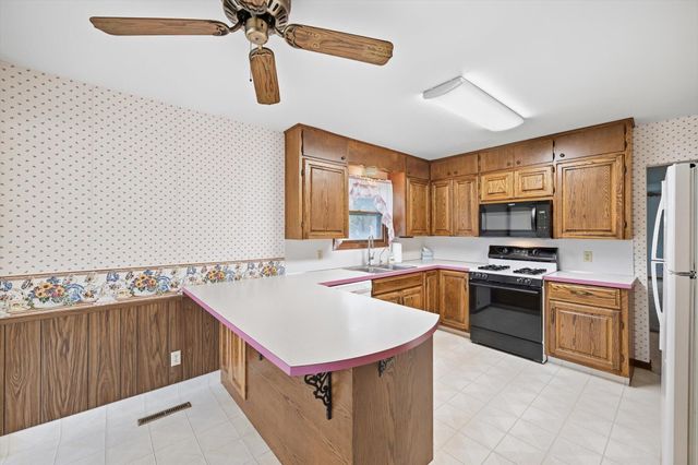 22577 WESTON Avenue, Underwood, IA 51576