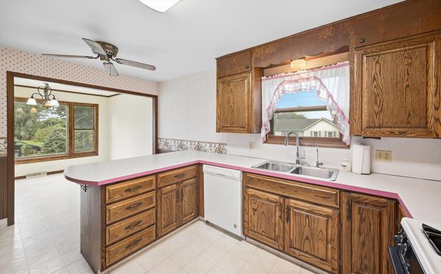 22577 WESTON Avenue, Underwood, IA 51576