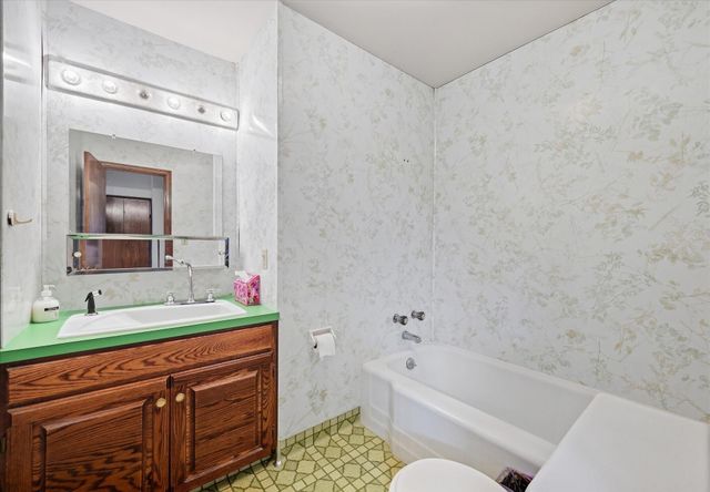 22577 WESTON Avenue, Underwood, IA 51576