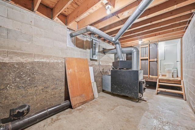 22577 WESTON Avenue, Underwood, IA 51576