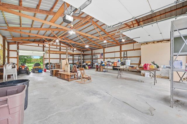 22577 WESTON Avenue, Underwood, IA 51576