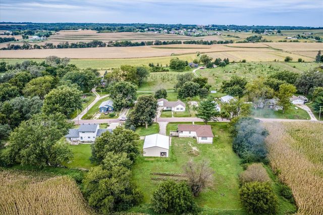 22577 WESTON Avenue, Underwood, IA 51576