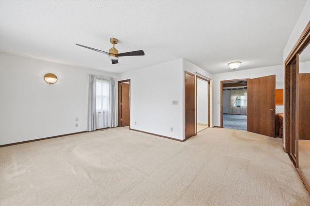 22577 WESTON Avenue, Underwood, IA 51576