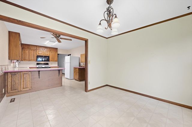 22577 WESTON Avenue, Underwood, IA 51576