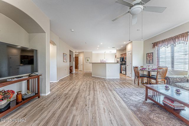 2980 S Royal Aberdeen Loop, Green Valley, AZ 85614