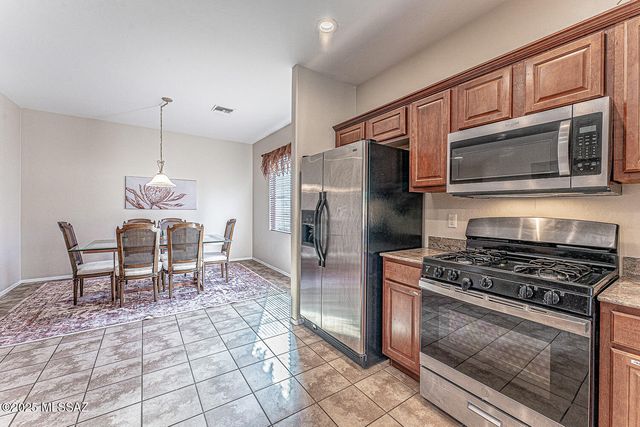 2980 S Royal Aberdeen Loop, Green Valley, AZ 85614