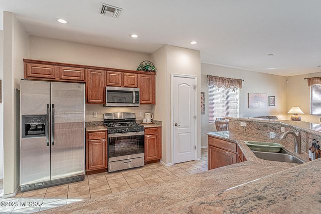 2980 S Royal Aberdeen Loop, Green Valley, AZ 85614