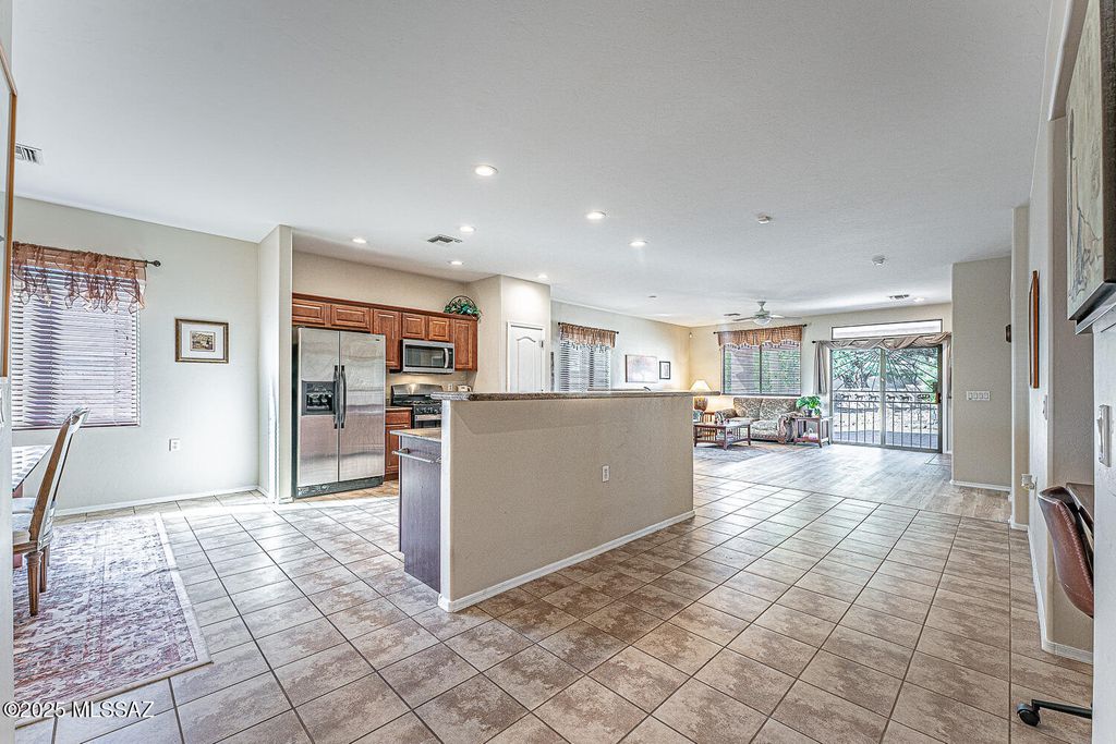 2980 S Royal Aberdeen Loop, Green Valley, AZ 85614