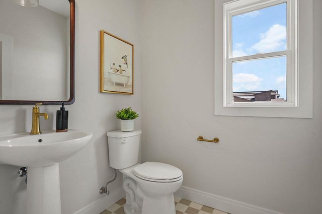 1422 Stonehaven Drive, Sun Prairie, WI 53590