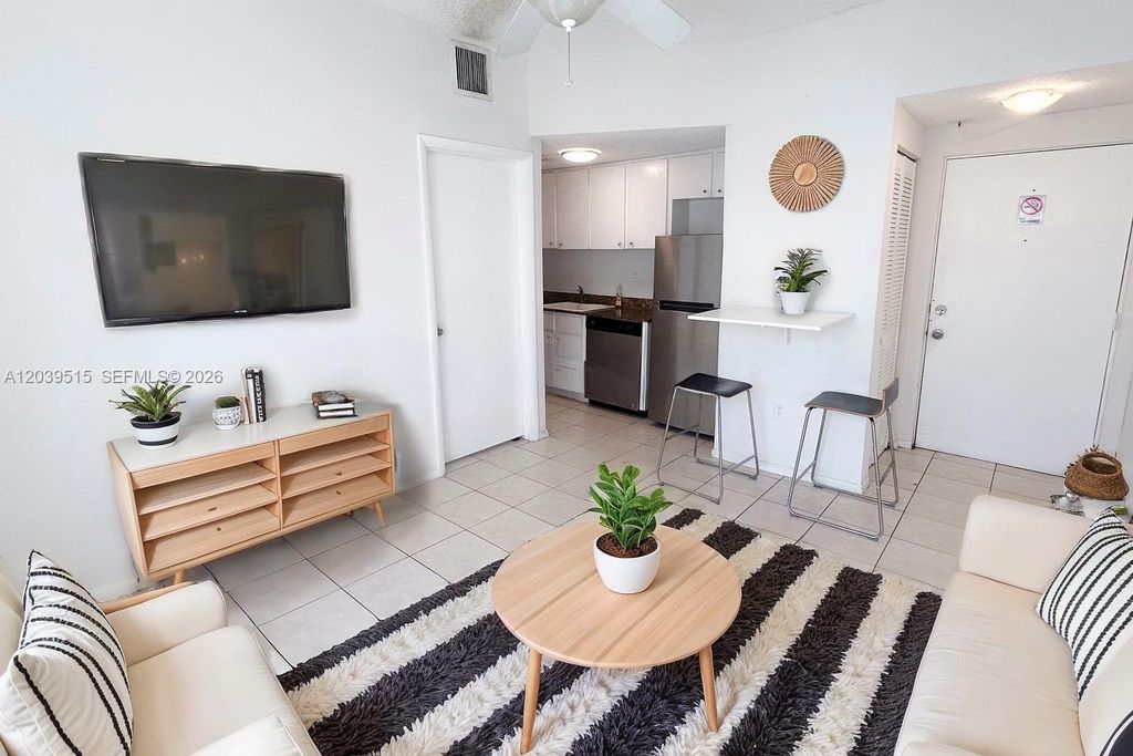 1218 Drexel Avenue 204, Miami Beach, FL 33139