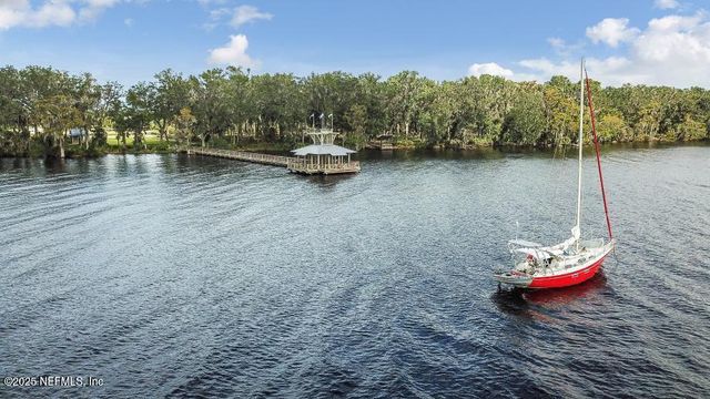 387 OAKMOSS Drive, St. Johns, FL 32259