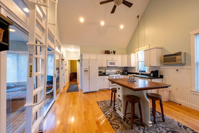 14 Whispering Pines Rd 14, Westford, MA 01886
