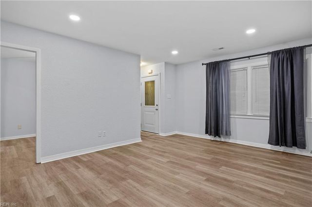 321 Hospital DR, Virginia Beach, VA 23452