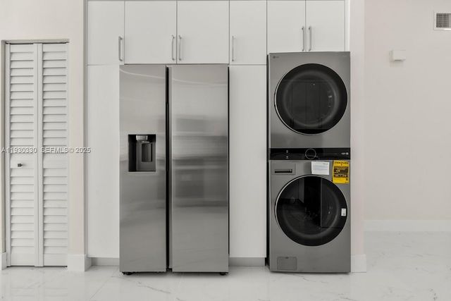 2737 W 55th Pl, Hialeah, FL 33016