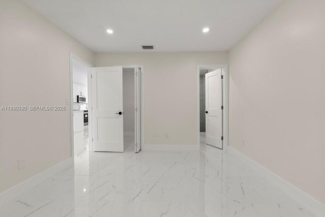 2737 W 55th Pl, Hialeah, FL 33016