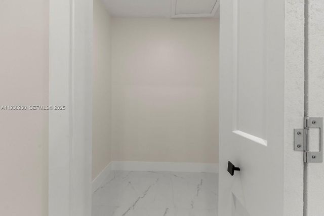 2737 W 55th Pl, Hialeah, FL 33016