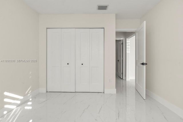 2737 W 55th Pl, Hialeah, FL 33016