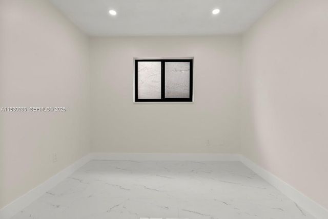 2737 W 55th Pl, Hialeah, FL 33016