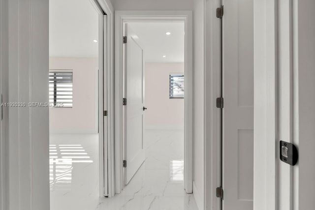 2737 W 55th Pl, Hialeah, FL 33016