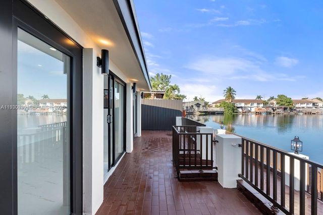 2737 W 55th Pl, Hialeah, FL 33016