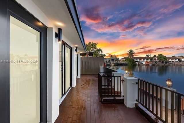 2737 W 55th Pl, Hialeah, FL 33016