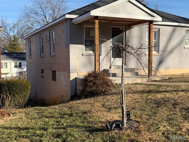 433 Bismark Avenue, Rock Hill, MO 63119