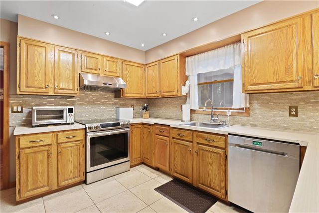 209 Remington Road, Smithfield Twp, PA 18301
