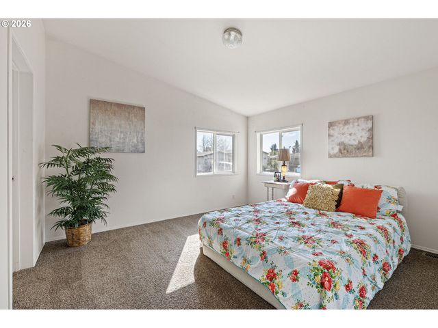 1699 N TERRY St 320, Eugene, OR 97402