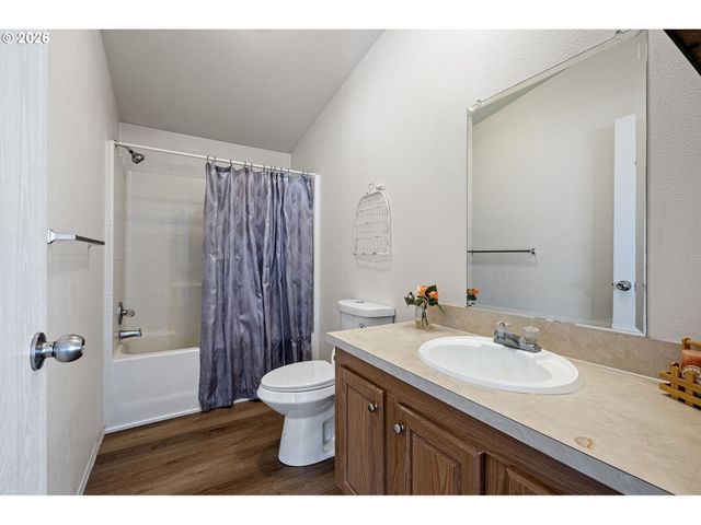 1699 N TERRY St 320, Eugene, OR 97402