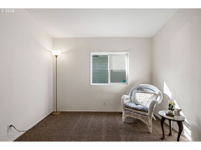 1699 N TERRY St 320, Eugene, OR 97402