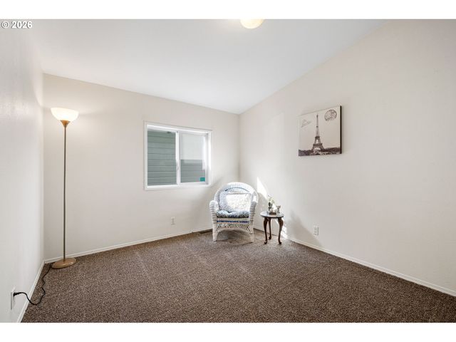 1699 N TERRY St 320, Eugene, OR 97402