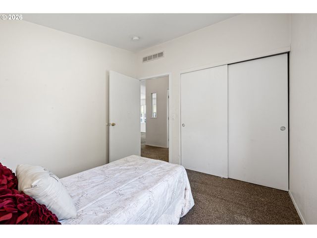 1699 N TERRY St 320, Eugene, OR 97402