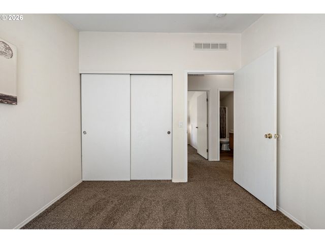 1699 N TERRY St 320, Eugene, OR 97402