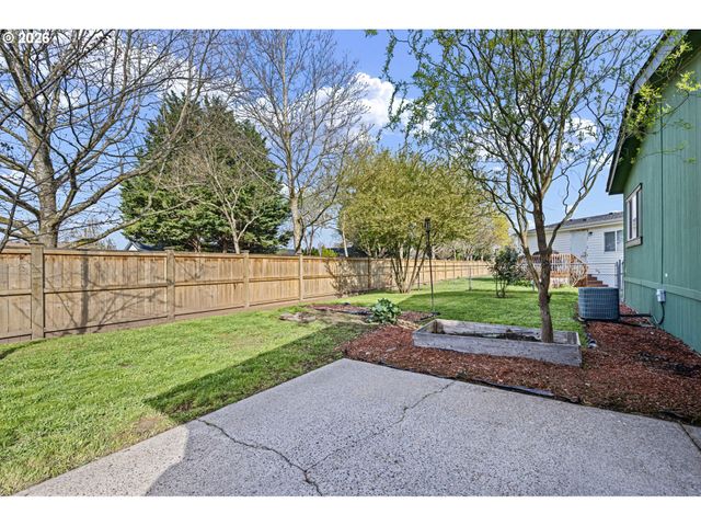 1699 N TERRY St 320, Eugene, OR 97402