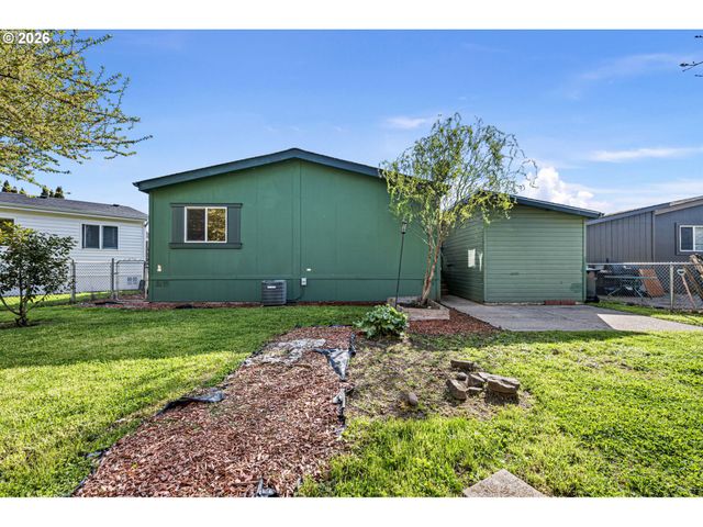 1699 N TERRY St 320, Eugene, OR 97402
