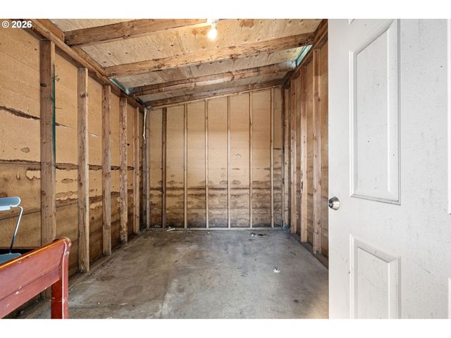 1699 N TERRY St 320, Eugene, OR 97402