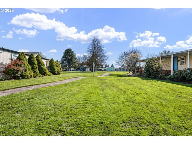 1699 N TERRY St 320, Eugene, OR 97402