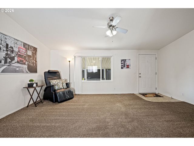 1699 N TERRY St 320, Eugene, OR 97402