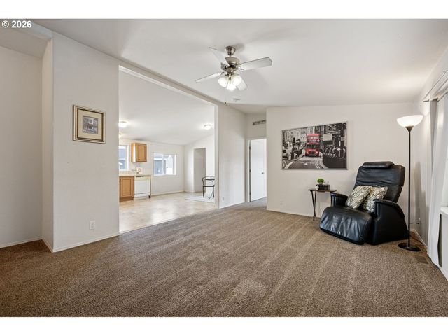 1699 N TERRY St 320, Eugene, OR 97402