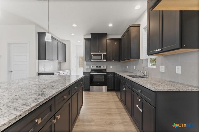 1130 Twin Deer Lane, Canyon Lake, TX 78133