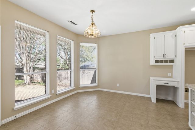 2302 Whisperton Drive, Arlington, TX 76016